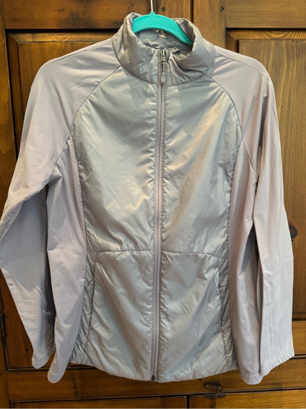32 Degrees Cool Ladies Size Large Light Weight Lavendar Gray Zip-Up Jacket. NWOT